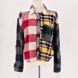 American Eagle Cozy Cabin Flannel button up cropped shirt Small